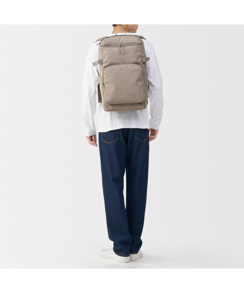 【新品未使用タグ付き】MUJI リュックサック 20L オフ白　定価9900円 無印良品（MUJI） デイバック リュック 肩の負担を軽くする 撥水 上