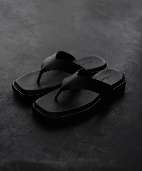 サンダル メンズ 「CALLNE」Square Tongs Sandal / スクエア トングサンダル｜zozo