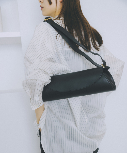 AULENTTI ショルダーバッグ バッグ AULENTTI/オウレンティ 筒形