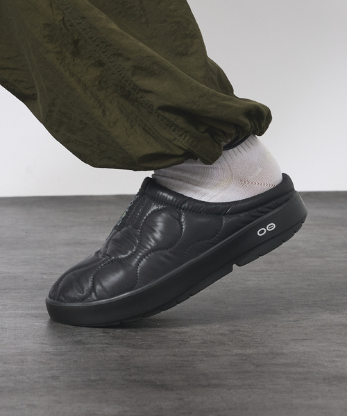 OOFOS（ウーフォス） スリッポン 「OOFOS/ウーフォス」OOcOOzie Thermo