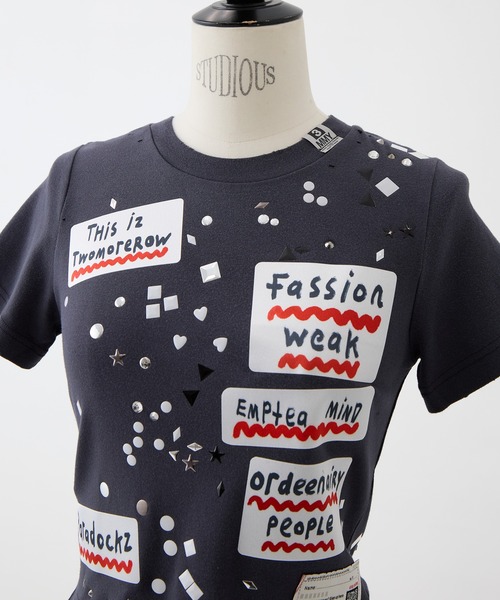 tシャツ 「MIHARA YASUHIRO/ミハラヤスヒロ」EMBELLISHED STICKER TEE/エンベリッシュドステッカーT レディースの画像