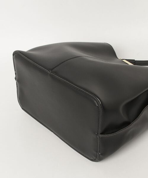 ✨️未使用級✨　golden ショルダーバッグ 黒色　レザー ショルダーバッグ ミニショルダー 本革 レディース 斜めがけ ミニ