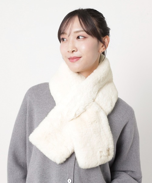 FURLA（フルラ） マフラー ストール フェイクファーマフラー 差し込み