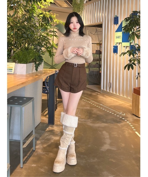 ダーリッチサイドスリットハイウエストショートパンツ Darich（ダーリッチ） パンツ サイドスリットハイウエストショート