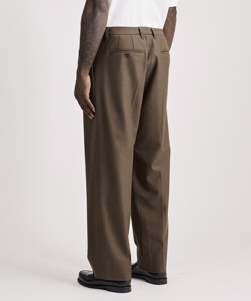 パンツ RALEIGH TWO-TUCK TROUSERS RALEIGH TWO-TUCK TROUSERS