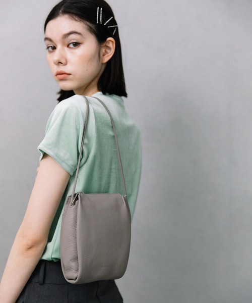 美品　BEAURE ヴュレ ビュレ　カウレザー ミニ　ショルダー　バッグ　グレー Beau're ショルダーバッグ バッグ BEAURE ヴュレ カウレザー