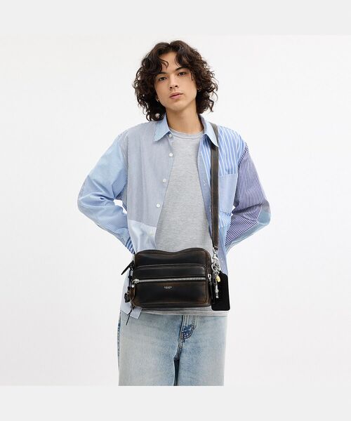 コーチ　ショルダーバッグ　黒　レザー　本革　ボディ　クロス　チャーム付　多収納 COACH（コーチ） ショルダーバッグ ダコタ クロスボディ バッグ