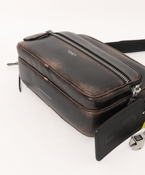 コーチ　ショルダーバッグ　黒　レザー　本革　ボディ　クロス　チャーム付　多収納 COACH（コーチ） ショルダーバッグ ダコタ クロスボディ バッグ