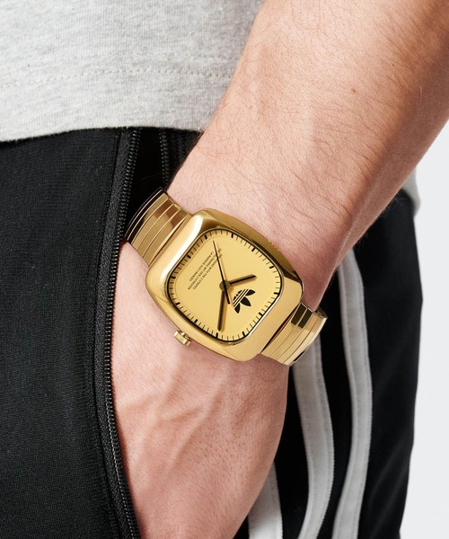 腕時計　adidas Nixon ゴールド　アディダス　ホワイトブレスレット 腕時計adidas Nixon ゴールドアディダスホワイトブレスレット