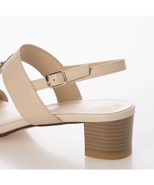 リズ・ラフィーネ（Riz raffinee）/【3E】スクエアトゥのヒールサンダル Riz raffinee（リズ ラフィーネ） サンダル 「3E」スクエアトゥの