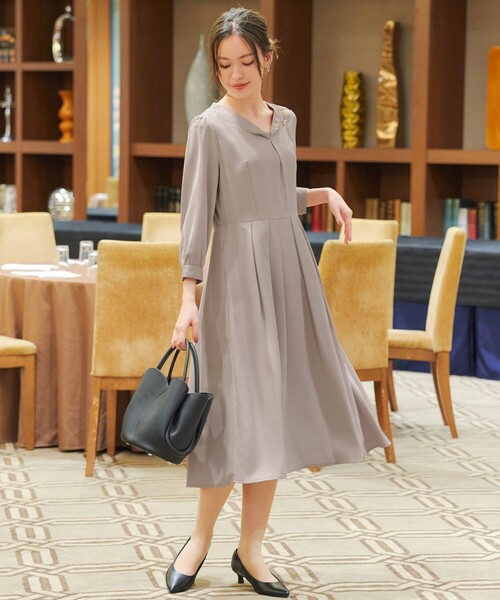 Tiaclasse ワンピース ロールVネックワンピース : ZOZOTOWN Yahoo!店