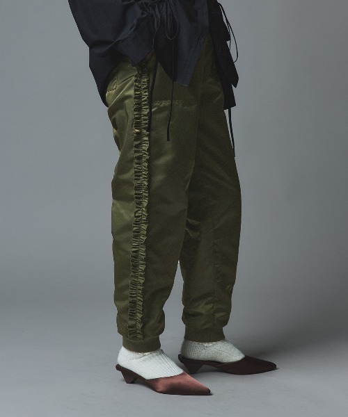 W：Huku パンツ 「W:Huku / ナイロンオックス」キルティング フリル