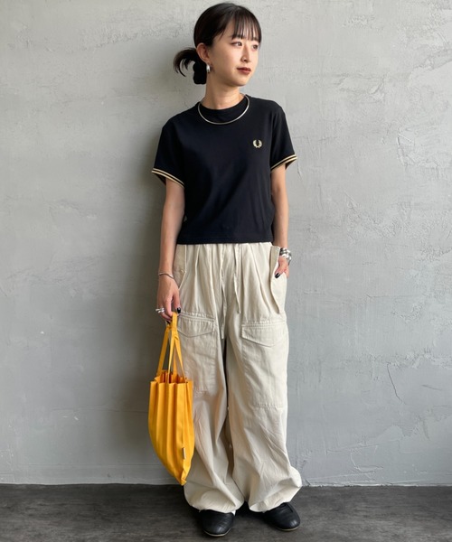 tシャツ 「FRED PERRY/フレッドペリー」 ワンポイントロゴ刺繍 クロップド丈Tシャツ レディースの画像