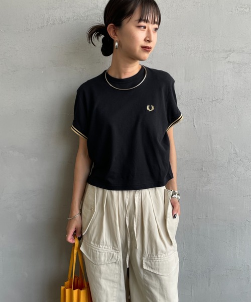 tシャツ 「FRED PERRY/フレッドペリー」 ワンポイントロゴ刺繍 クロップド丈Tシャツ レディースの画像