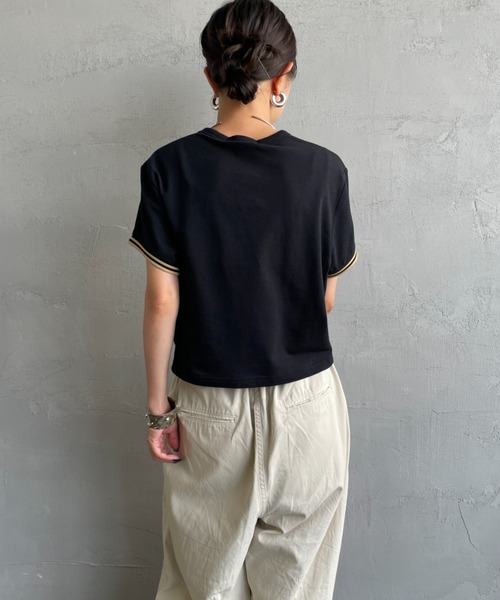tシャツ 「FRED PERRY/フレッドペリー」 ワンポイントロゴ刺繍 クロップド丈Tシャツ レディースの画像