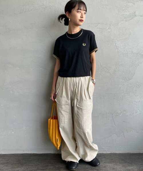 tシャツ 「FRED PERRY/フレッドペリー」 ワンポイントロゴ刺繍 クロップド丈Tシャツ レディースの画像