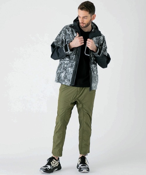 WHITE MOUNTAINEERING（ホワイトマウンテニアリング） パーカー