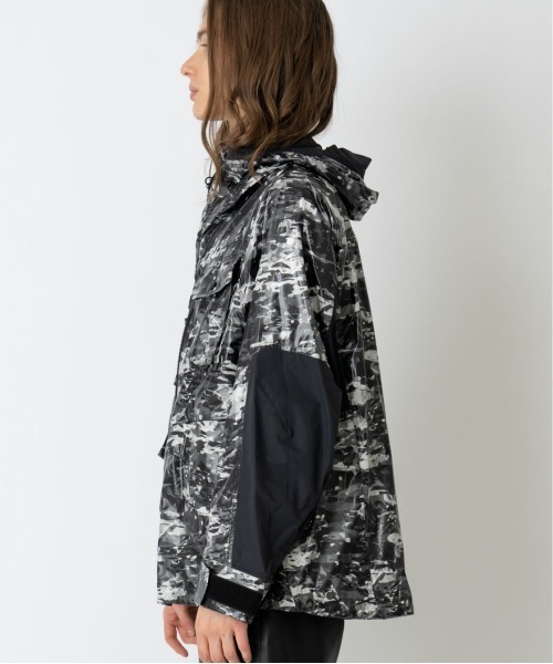 WHITE MOUNTAINEERING パーカー マウンテンパーカー 【White