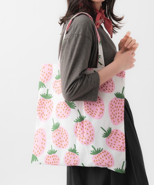 【SALE】マリメッコ marimekko/ Pieni Mansikka 布トートバッグ marimekko トートバッグ / マリメッコ Pieni Unikko