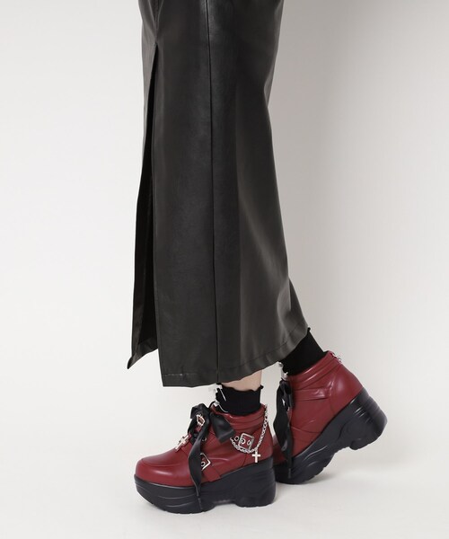 cs T&P（シーエスティーアンドピー） スニーカー 厚底デビルモチーフ