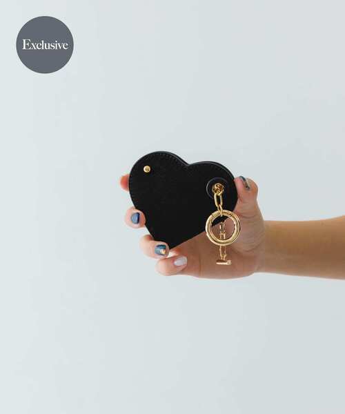 ChristianDior ベージュ系 キーケース ハートチャーム付き ChristianDior ベージュ系 キーケース ハートチャーム付き
