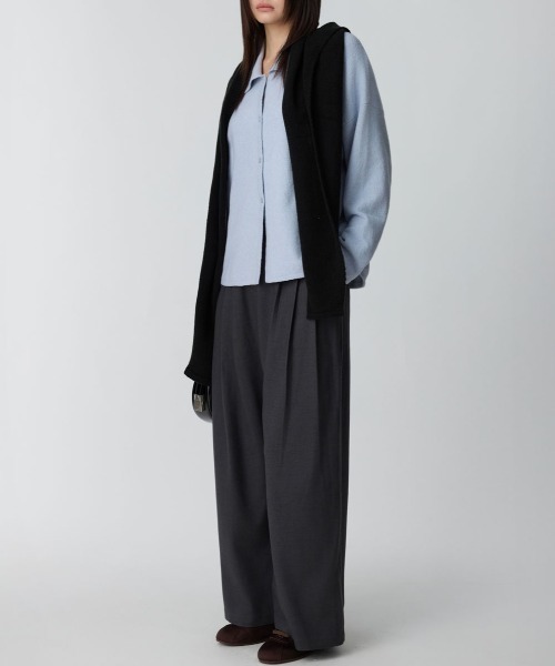 パンツ STUDIO DOE Three-pleat low-rise lightweight velvet trousers Studio Doe パンツ Three-pleat low-rise lightweight velvet