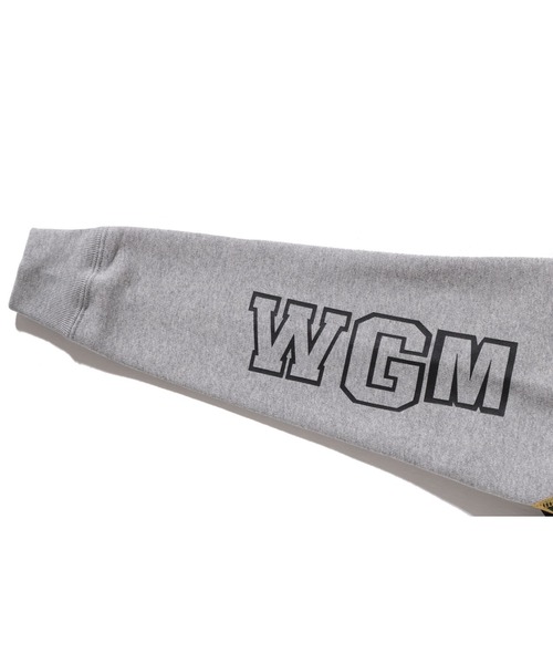 A BATHING APE（アベイシングエイプ） パーカー 1ST CAMO SHARK PATCH