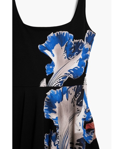 ワンピース Christian Lacroix ブラックのストラップAラインドレスの画像