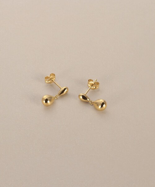 COCOSHNIK（ココシュニック） ピアス K18中空ペアシェイプ大小 