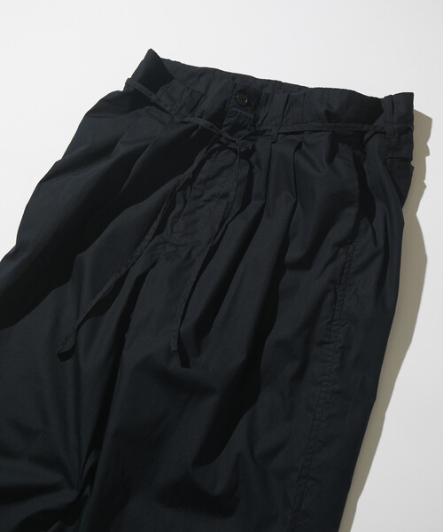 CAHLUMN（カウラム） チノパン Broadcloth 2Tuck Trousers メンズ
