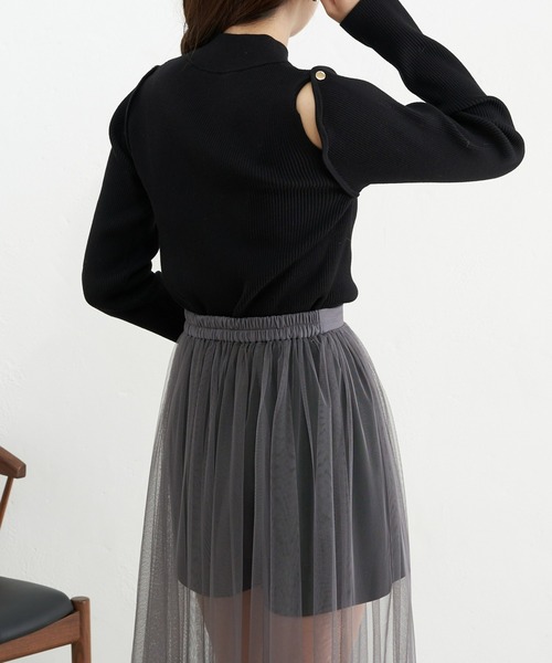 Chico（チコ） レディース ニット ブローチ付肩開きコンパクトニット