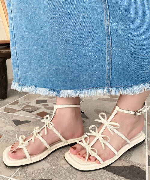 moment+ サンダル 3連リボンエナメルフラットサンダル レディース