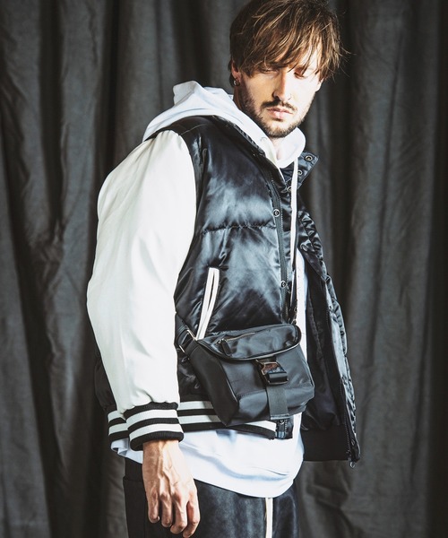 NO ID.（ノーアイディー） ショルダーバッグ 「NO ID.」Camera Bag