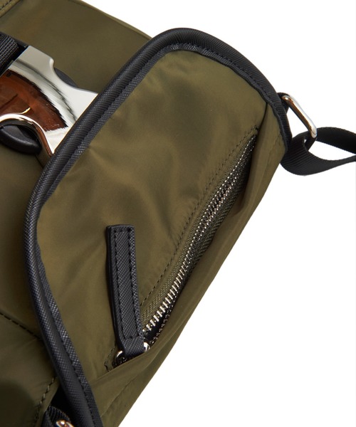 NO ID.（ノーアイディー） ショルダーバッグ 「NO ID.」Camera Bag
