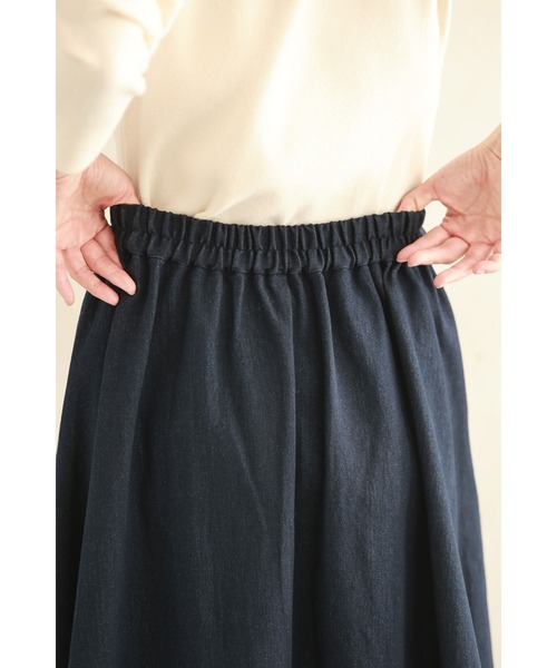 cawaii スカート 裾で広がる黒薔薇のデニム調ミディアムスカート