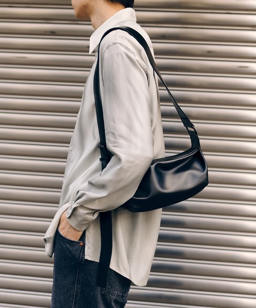 STUDIOUS ブラックレザーショルダーバッグ STUDIOUS 「STUDIOUS」 ショルダーバッグ FREE ブラック メンズ
