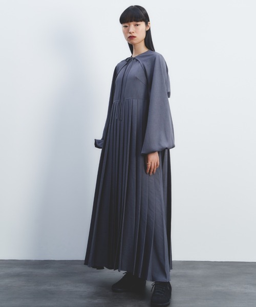 美品 ペルナ perna オーガンジープリーツワンピース サイズL グレー PERNA（ペルナ） コンビワンピース MEDIUM ブラック レディース