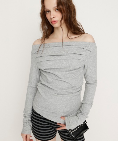 SLY（スライ） tシャツ 「2026SS新作」OFF SHOULDER TUCK TOPS オフ