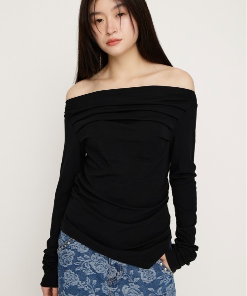 OFF SHOULDER TUCK TOPS オフショルダー タック トップス SLY（スライ） tシャツ 「2026SS新作」OFF SHOULDER TUCK TOPS オフ
