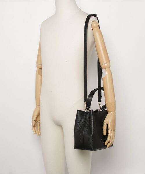 GUESS（ゲス） ショルダーバッグ バッグ WELLS CROSSBODY BUCKET