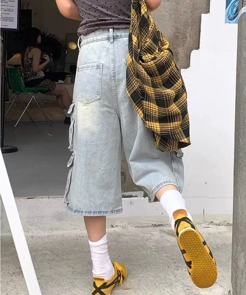 【The Attico】 Fernオーバーサイズデニムカーゴパンツ The Attico Fern ワイドカーゴジーンズ | ブルー | FARFETCH JP