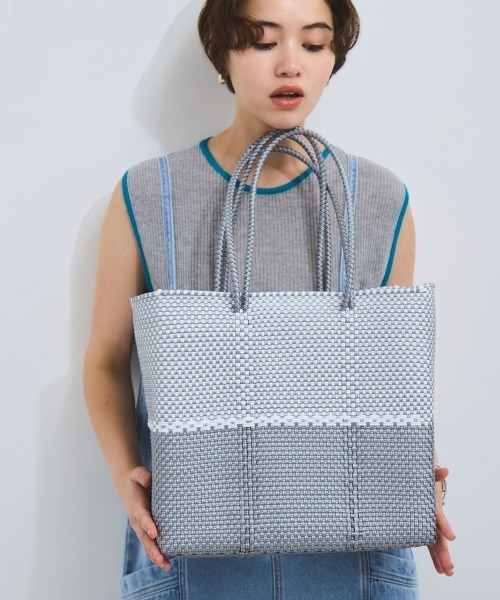 【美品】WOVEN ハンドバッグ かごバッグ メルカドバッグ バイカラー ブルー VICKY かごバッグ カゴバッグ ハンドメイドバイカラーメルカド