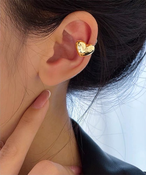 LA VORAGINE（ラ ヴォラジネ） イヤーカフ ハート型イヤ-カフ1点