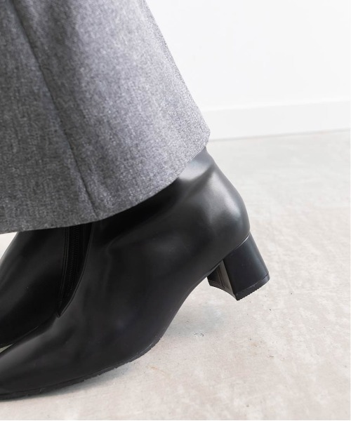 RANDA♡美品ショートブーツ RANDA（ランダ） ブーツ 晴雨兼用 スクエアトゥミドルヒールショート