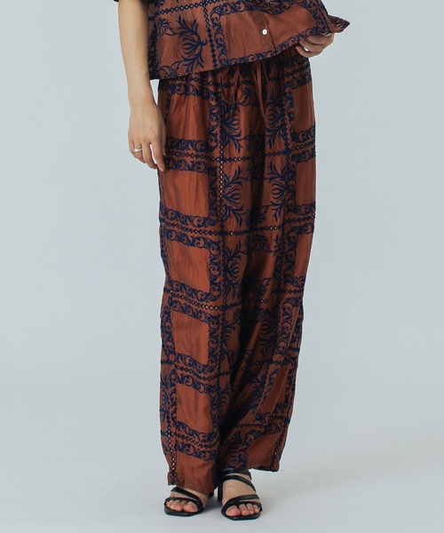 ROSE BUD（ローズバッド） パンツ EMBROIDERY PANTS レディース