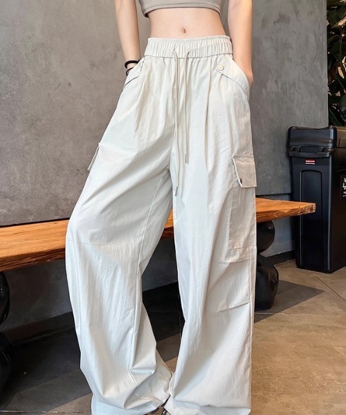 ampm（エーエムピーエム） カーゴパンツ 光沢シャカシャカカーゴパンツ