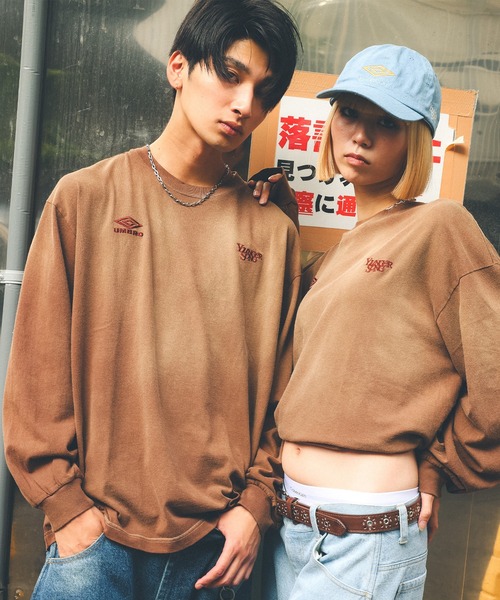 新品US限定コラボ！TUMI×UMBRO長袖トレーニングアンダーシャツS/別注 Younger Song tシャツ 「ムラサキスポーツ限定」UMBRO/アンブロ