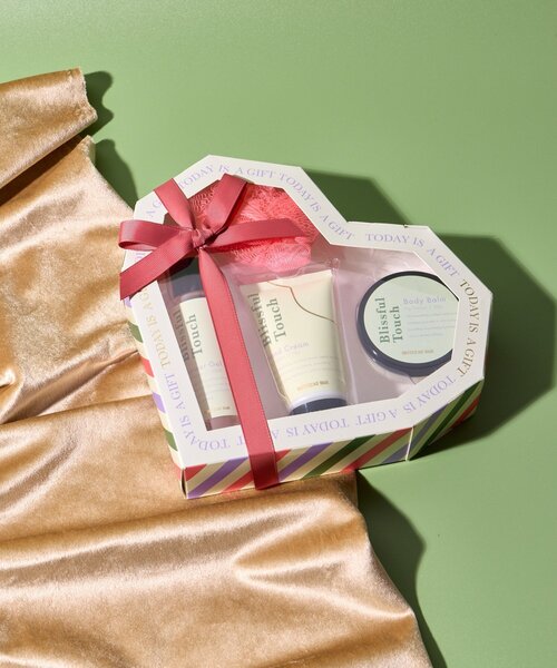 BIRTHDAY BAR（バースデイバー） コスメセット コフレ Blissful Touch