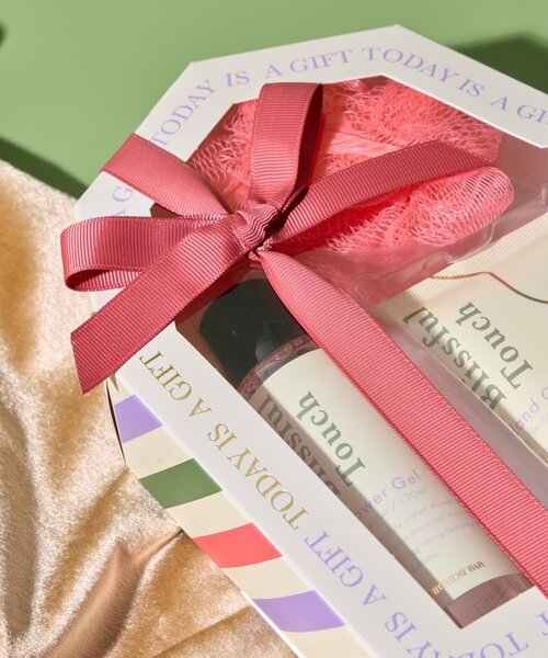 BIRTHDAY BAR（バースデイバー） コスメセット コフレ Blissful Touch