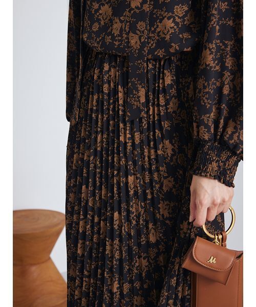 Mila Owen（ミラオーウェン） スカート フラワープリントプリーツ